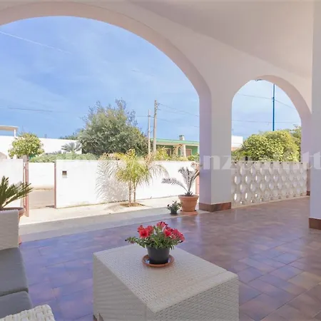 Con Giardino A 50mt Dal Mare * Torre Suda